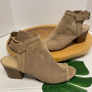UNISA Opalo Peep toe Neutral  Booties